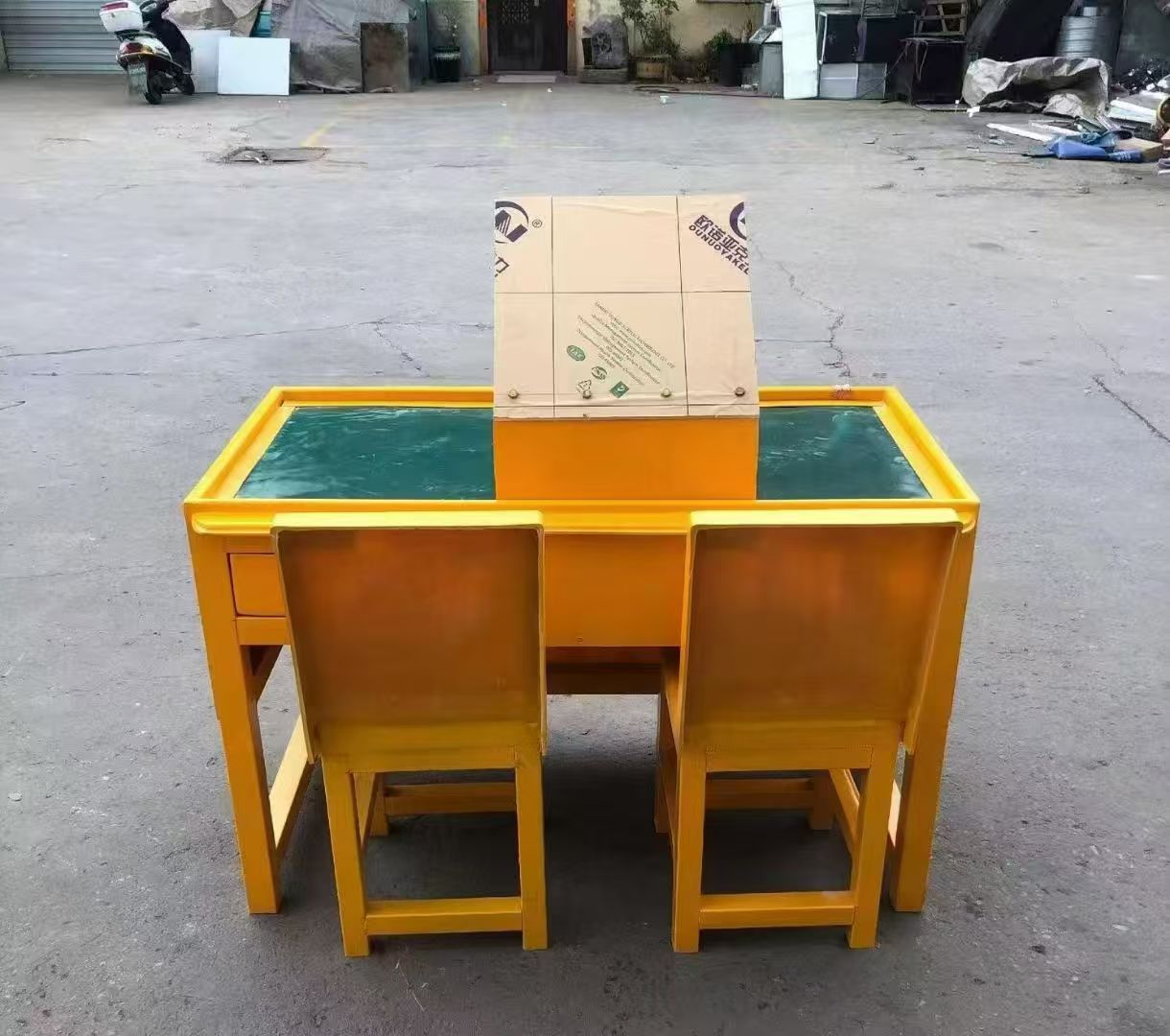 唐县防静电导通桌井下煤矿火工品发放桌：危险品流转的安全守护者